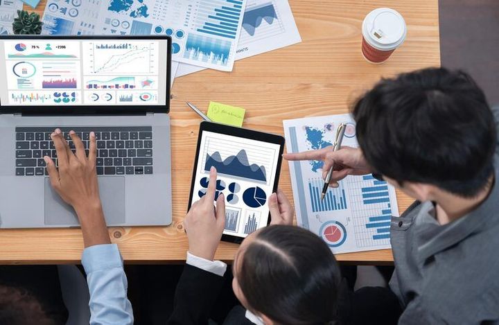 Understanding Data Analytics Tools: Features, Use Cases, and Practical Insights